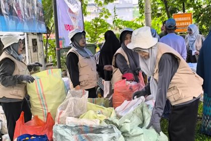 Sembako Murah Bayar Pakai Sampah