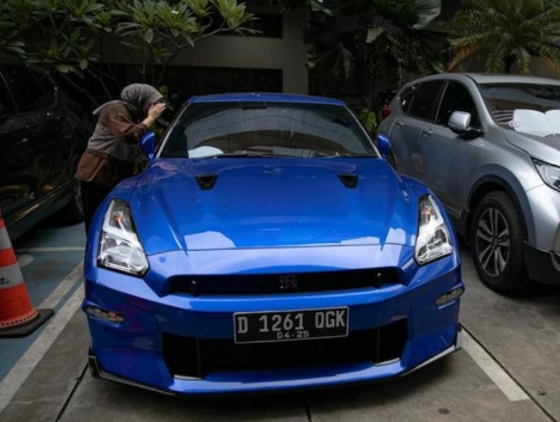 Nissan GT-R