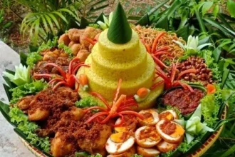 Nasi Tumpeng