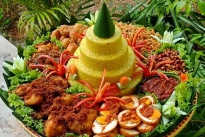 Nasi Tumpeng